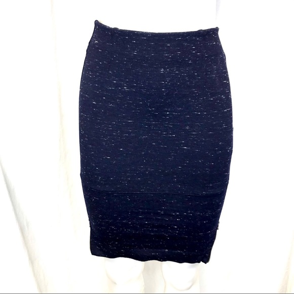 Aritzia Dresses & Skirts - Women Aritzia pencil skirt zipped sz 4